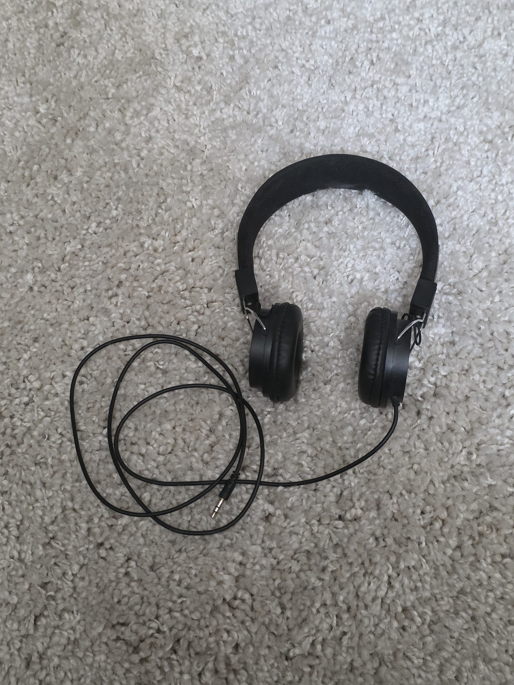 Source Unknown Black On-Ear Wired Headphones